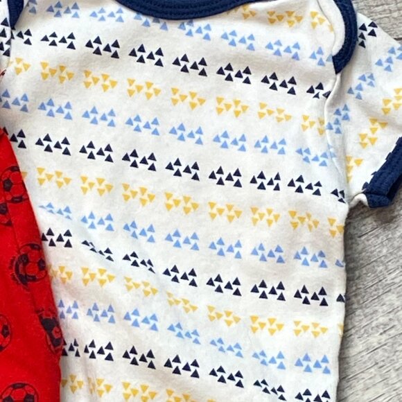 Puma Baby Bodysuit Set - Red Soccer & White Triangles 0-3M - Picture 3 of 4